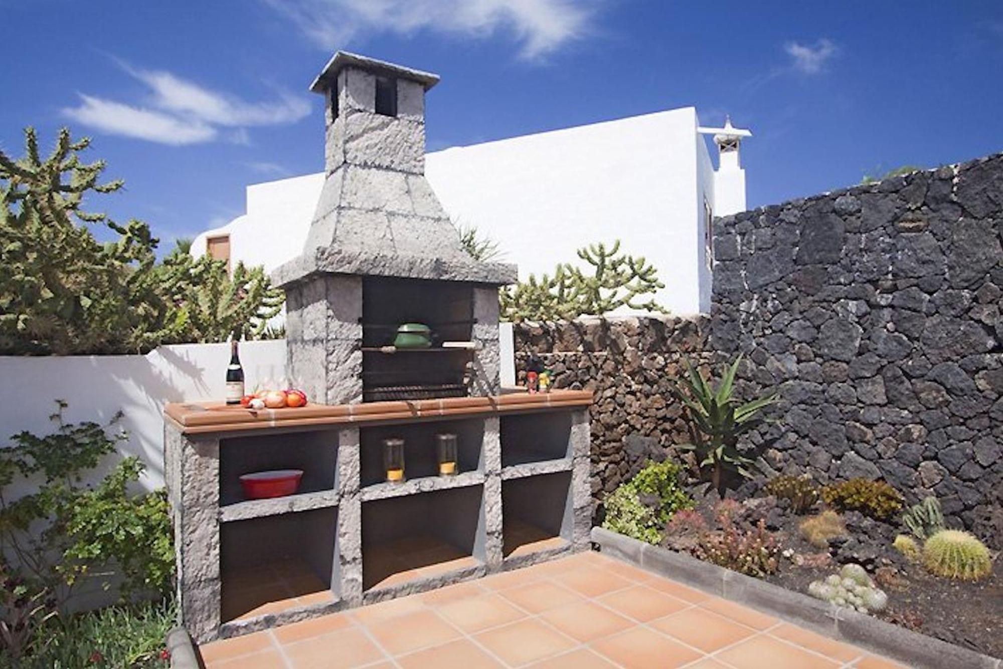 Lovely Los Mojones Villa Casa Jasmine Heated Pool Short Walk To Beach Puerto Del Carmen Puerto del Carmen  Buitenkant foto