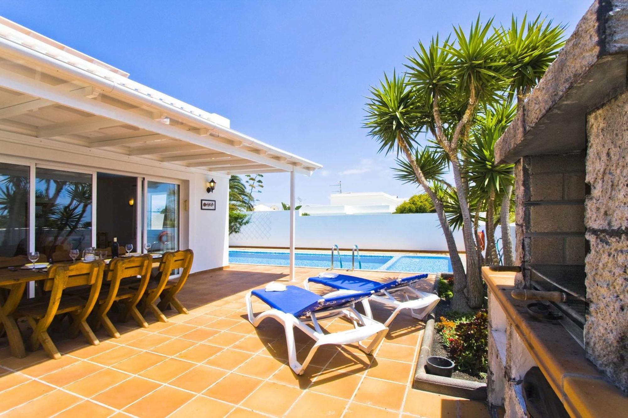 Lovely Los Mojones Villa Casa Jasmine Heated Pool Short Walk To Beach Puerto Del Carmen Puerto del Carmen  Buitenkant foto